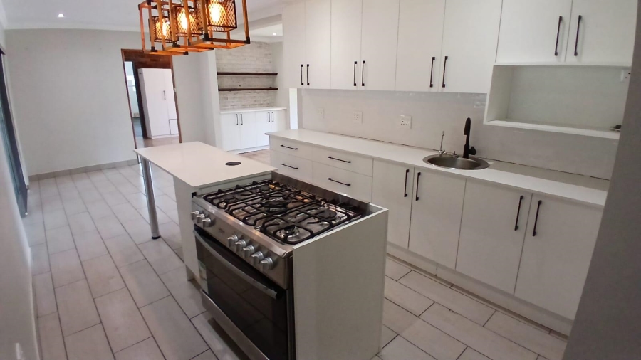 5 Bedroom Property for Sale in Pellissier Free State